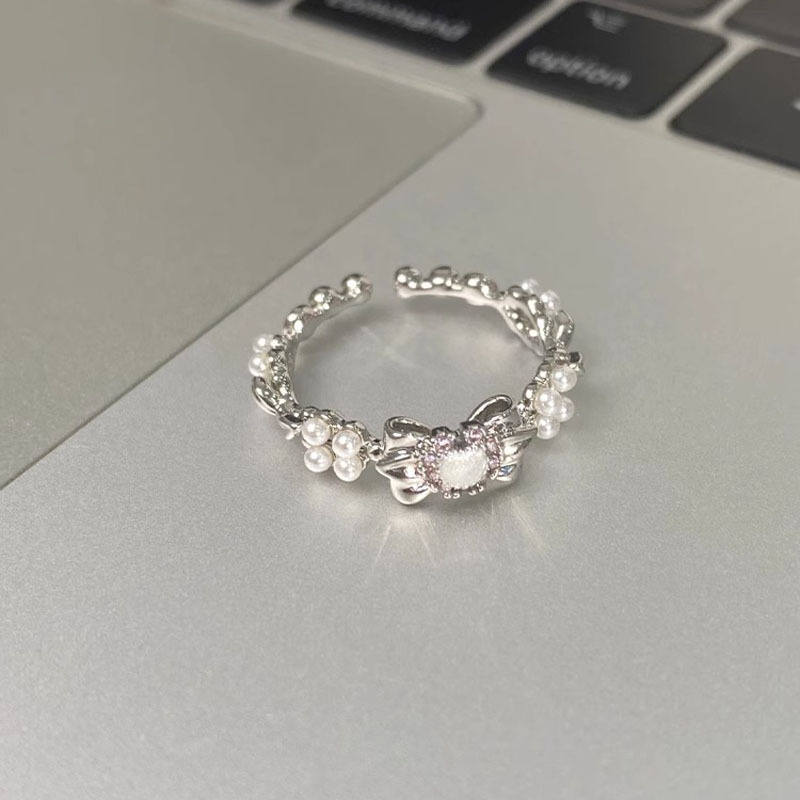 Sweet pearl bow open ring for women on Instagram, with a cold and elegant style, a high-end and unique fashion ring Application Scenario