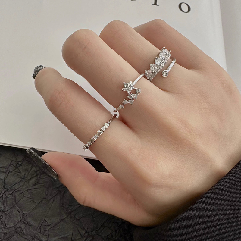A full-diamond zircon wishing star index finger ring with a trendy Instagram style, a niche design that is fashionable and has an adjustable opening full figure
