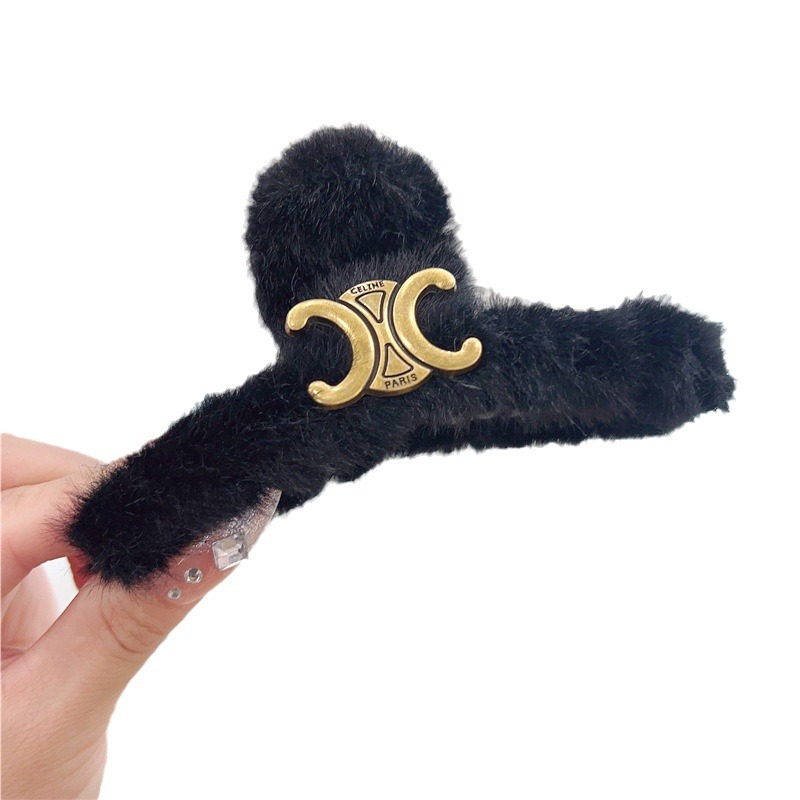 miumiu letter plush hair clip, women's hair accessory, ins high-end style, little Chanel, furry grab clip, spring large hair clip Item Picture