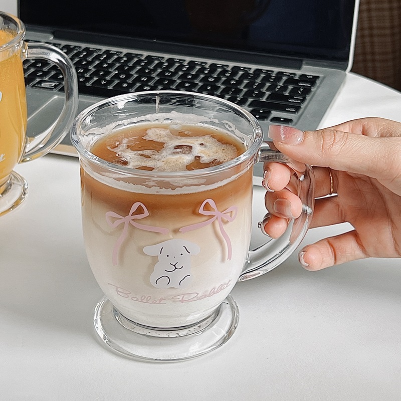 Ins-style high-appearance-level glass water cups, cartoon couple coffee cups, girls' water cups, cartoon girlish glass cups Application Scenario