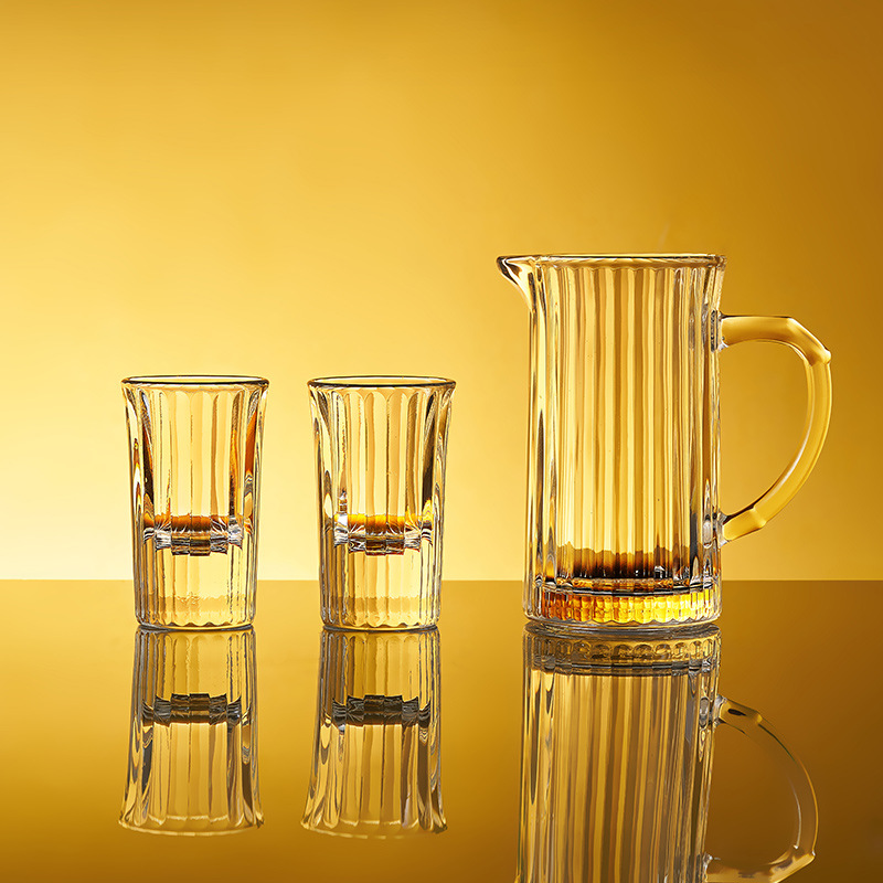 Vertical striped white spirit glass set with handle wine divider, household wine glass, high-end glass small wine glass with graduated pot wholesale full figure
