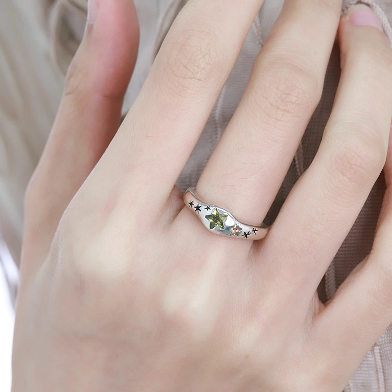 The ring girl's cold and elegant style, star niche design, high-end, sweet and cool personality, index finger ring with an open ins ring full figure