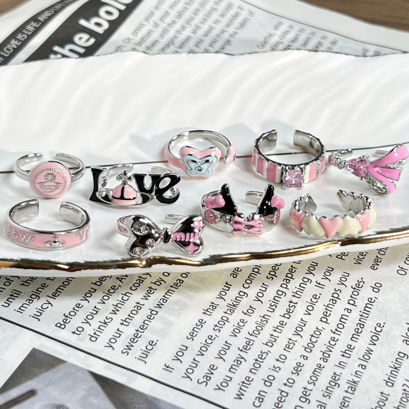 Sweet and delicate Chanel style, high-end summer pink drip glaze bow ring, cute Kulomi heart index finger ring for girls Application Scenario