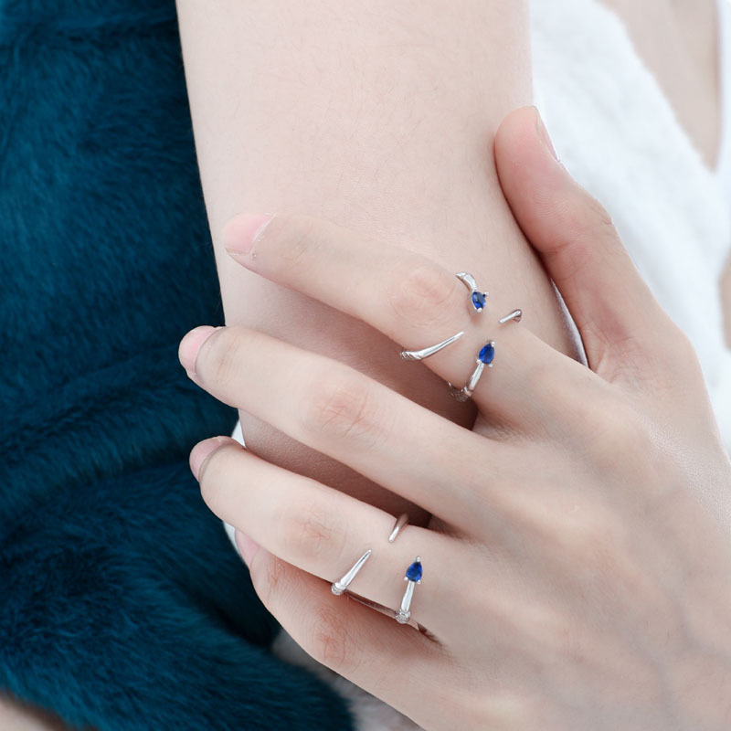 The Ravenclaw Eagle House ring features a niche design of a blue zircon index finger opening ring with a cold and unique style, exuding a touch of light luxury Specification drawing