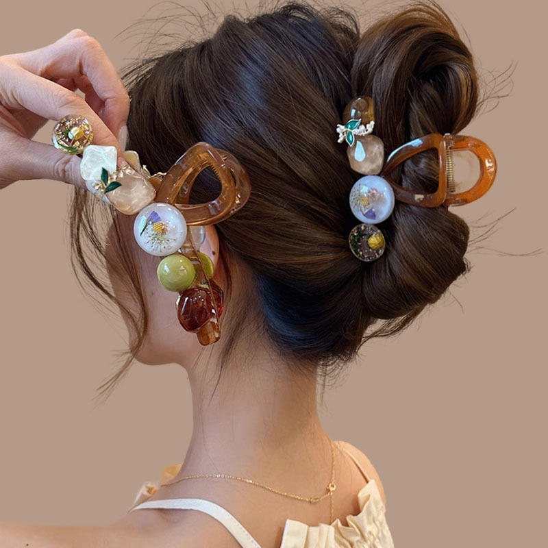 Korean-style retro, fresh and elegant everlasting flower claw clip, high-end hairpin at the back of the head, stylish updo, shark clip accessory details Picture