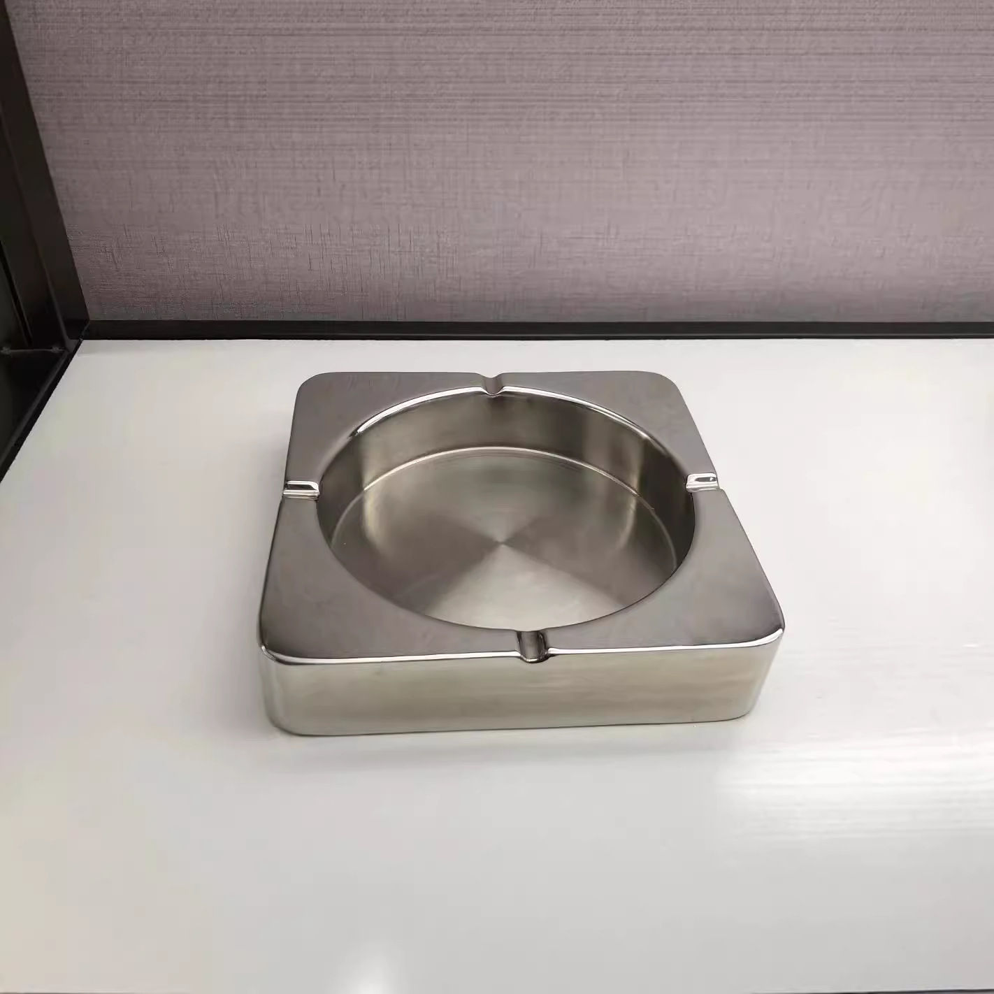 Enlarged square ashtray, thickened stainless steel ashtray, family-specific, bar, KTV, large-diameter double-layer ashtray Specification drawing