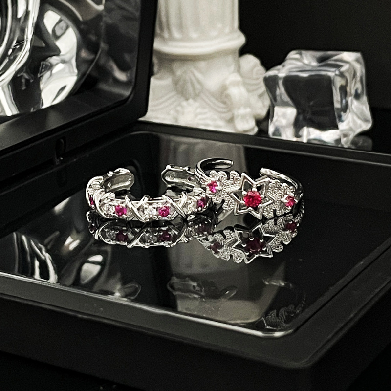 This light luxury cross-geometric star-opening ring exudes a sweet, cool and high-end vibe for women. It features an Instagram cold style and is fashionable and versatile details Picture