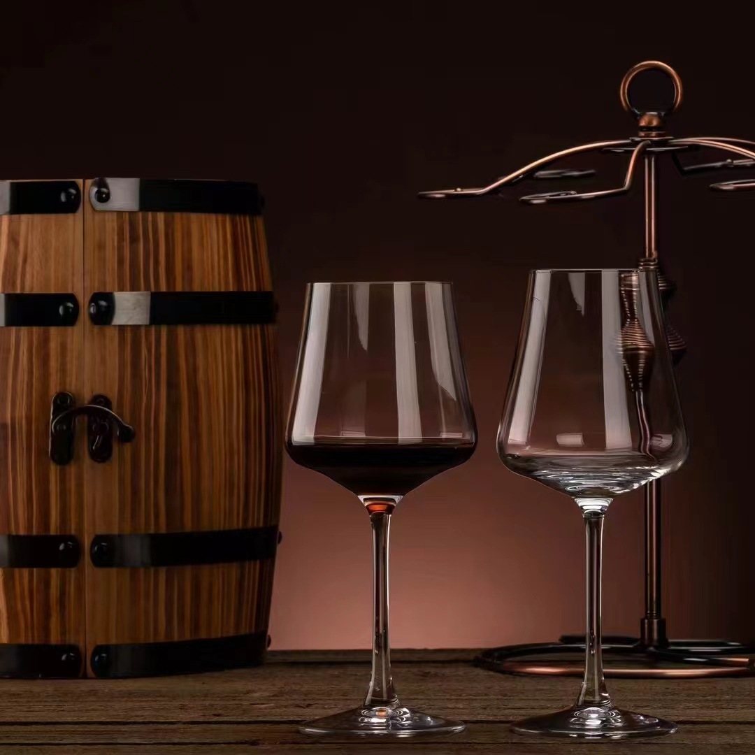 Cold-cut glass wine glasses, household and commercial large-capacity wine goblets, champagne glasses, wine sets full figure