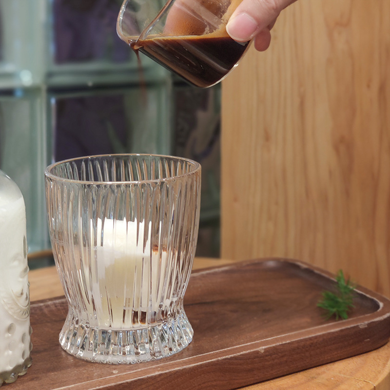 Ins-style high-appearance-level glass cups, flame-patterned milkshake cups, heat-resistant milk cups, coffee cups, retro light luxury Western-style wine glasses Specification drawing