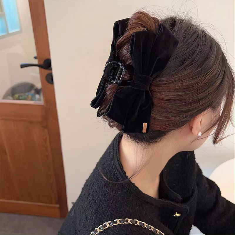 Retro black velvet bow hair clip for women's autumn and winter, new trendy bun hair clip, shark clip for the back of the head details Picture
