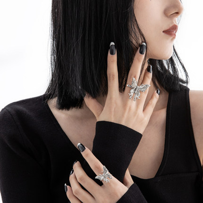 The liquid butterfly ring is a high-end and stylish women's fashion design with an InS-style individual accessory. It is a trendy and niche cold style ring Specification drawing