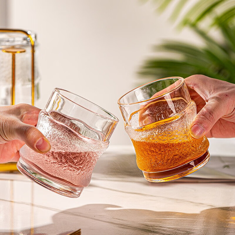 Retro Ins-style glass cups, high-appearance-level Japanese hanging ice cups, internet-famous water cups, iced American coffee cups, whisky cups Application Scenario