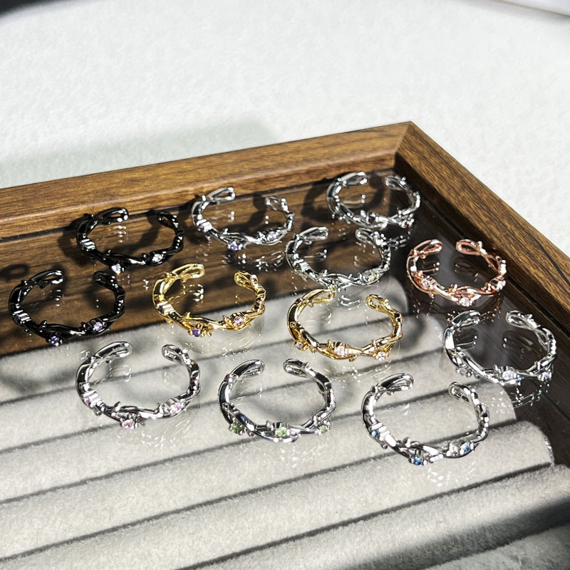 Wholesale of creative forest-themed trendy multi-color micro-set rings for women's fashion, niche artistic and fresh index finger rings Application Scenario