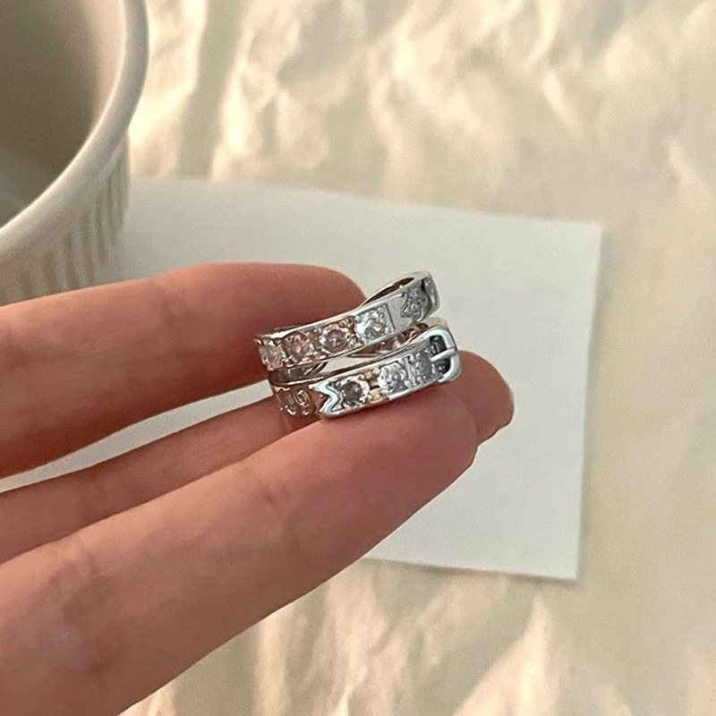 Double-layer belt buckle ring, a niche design for women, exudes a sense of luxury. The Saturn opening can be adjusted, creating a trend of light luxury rings Specification drawing