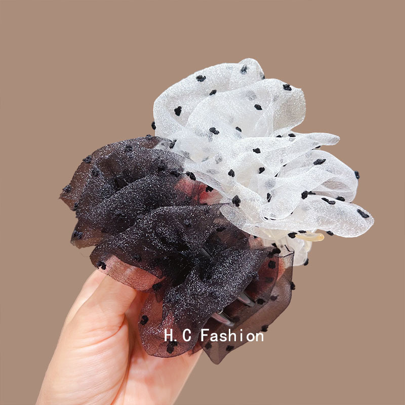 Cloud Bubble Pleated Floral Bun Hair clip, 2025 new style, high-end look, back of the head hair clip for women Application Scenario