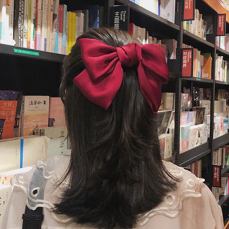 Qiyue in-stock European and American silk double-layer satin large bow hair clips, top clips, hair accessories, fabric spring clips manufacturer Application Scenario