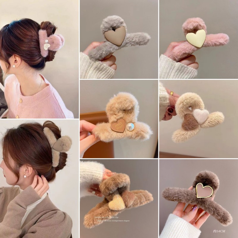 Autumn and winter love plush hair clips, furry hair clips, Korean cute back head updo hair clips, large hair clips, shark clips full figure