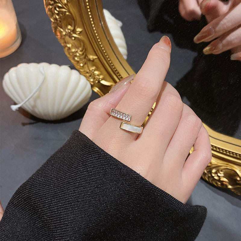 Korean drip glaze, a niche design, light luxury gold, high-end open ring, a retro female Internet celebrity, a personalized and versatile ring Specification drawing