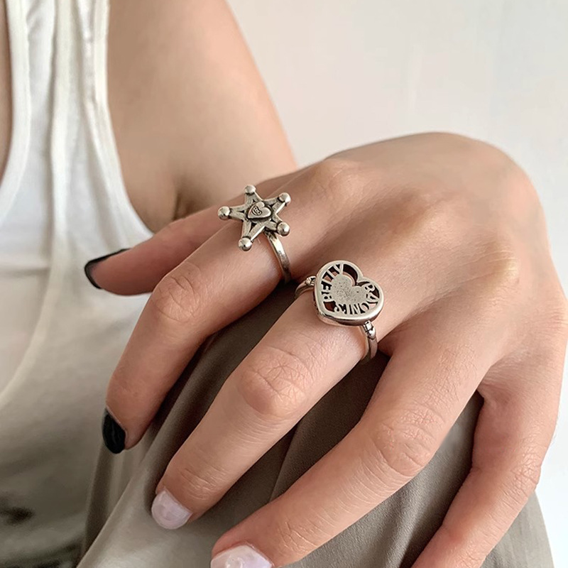 A niche design, retro and aged heart-shaped ring, with a unique, sweet and cool style, fashionable autumn and winter accessory, a five-pointed star opening ring Specification drawing
