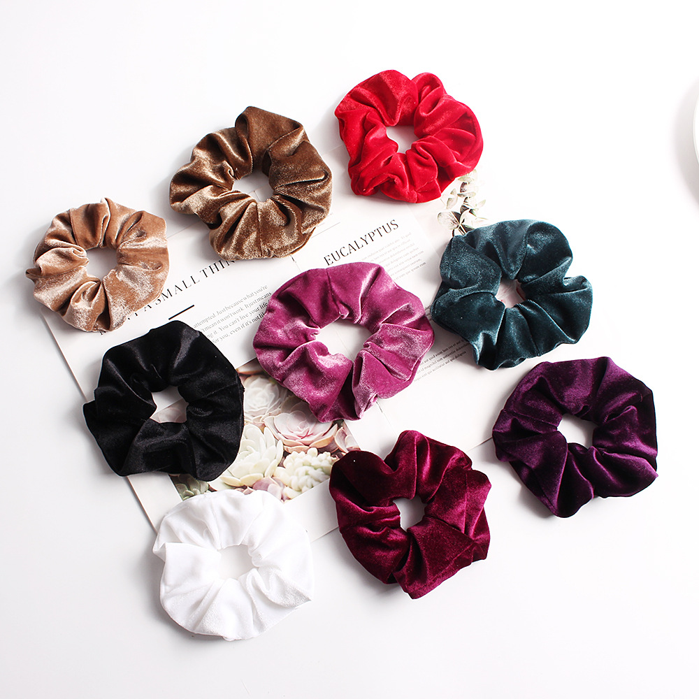 Qiyue manufacturer offers wholesale of European and American velvet hair ties, Amazon velvet fashionable ponytail curls and hair ties details Picture