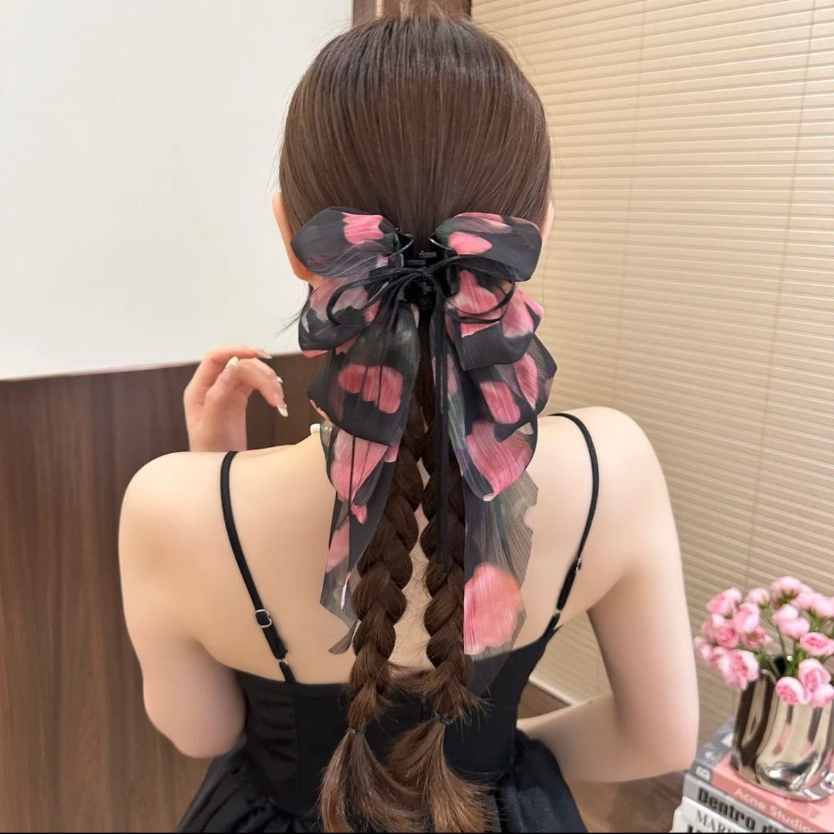 French floral bow ribbon high ponytail half-tied hair clip for women, exuding a sense of sophistication and increasing hair volume. Shark clip at the back of the head Specification drawing