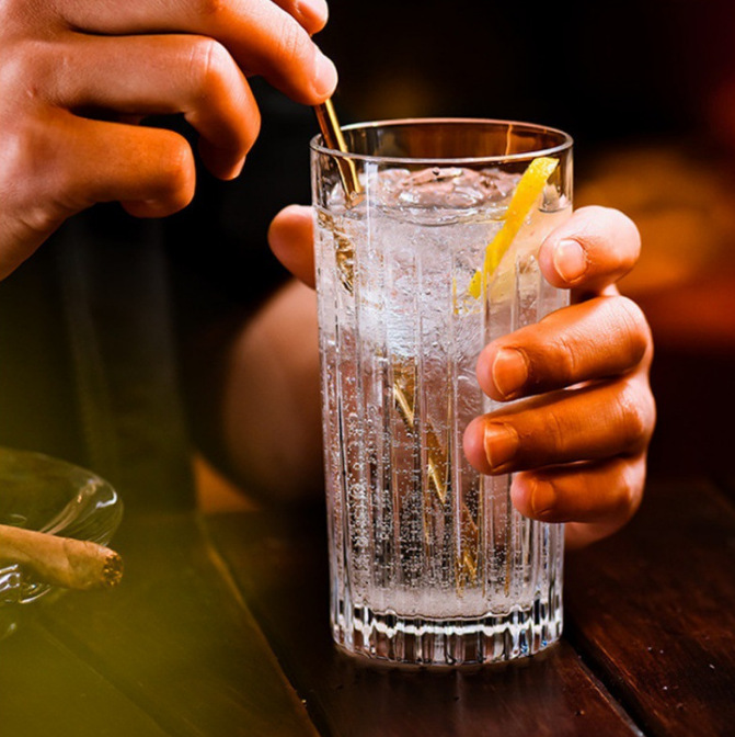 Vertical striped whisky glass, foreign wine glass, crystal glass, creative Ins-style beer glass, home European-style bar Application Scenario