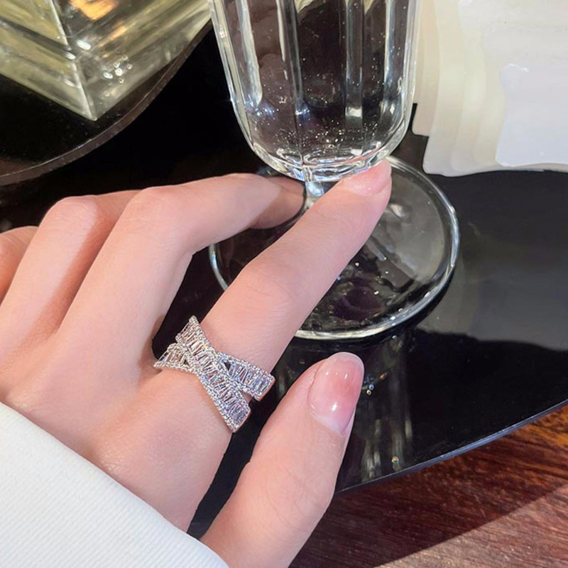 High-end, light luxury, full diamond zircon open ring, a fashionable index finger ring with a niche design for women, an ins trendy and individualistic ring details Picture