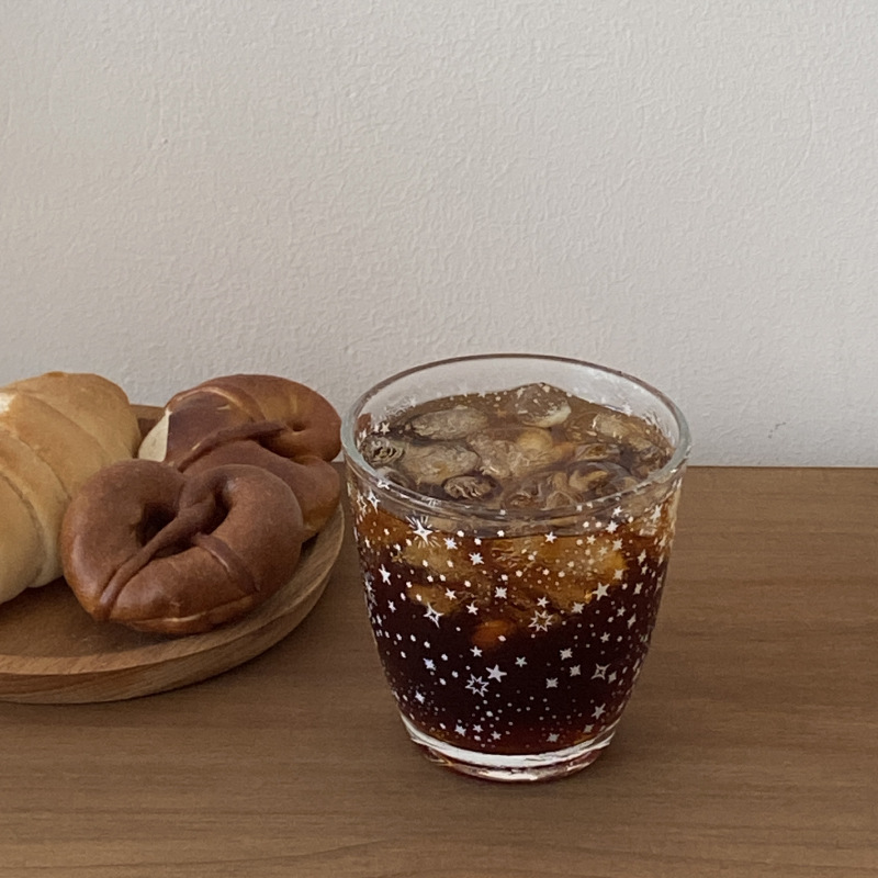 Korean cute, simple and retro star-shaped glass cups, niche Instagram personalized star-shaped coffee cups and breakfast cups, with a sense of luxury Application Scenario