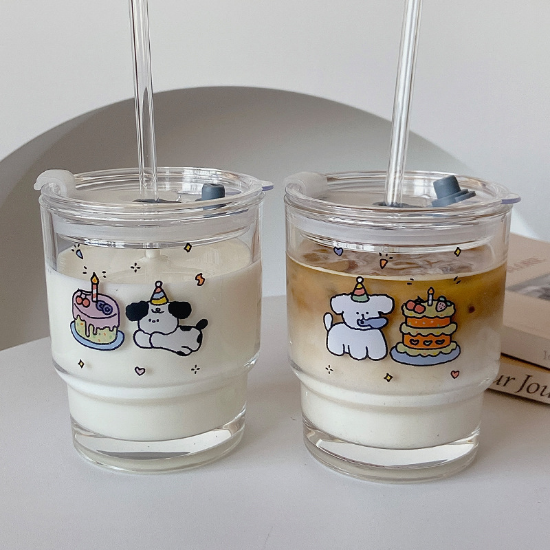 Wholesale of Boli American, Japanese and Korean ins glass straw cupcakes, dog water cups, student drinking cups and glass cups full figure