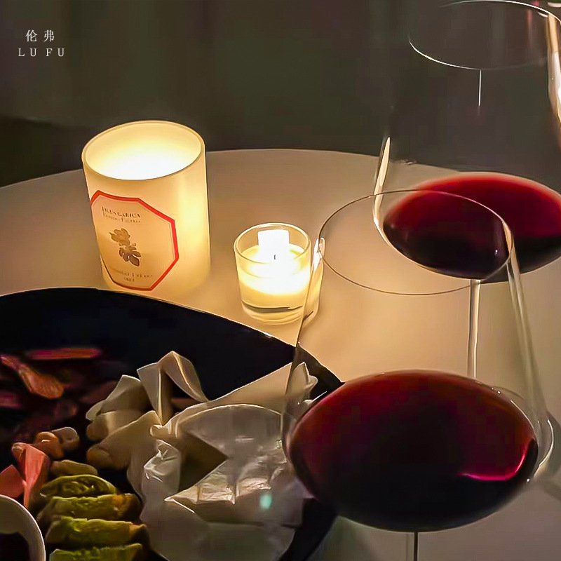 A set of ultra-thin crystal wine glasses with a high-end feel, commercial glass highball glasses, and home light luxury high-end wine glasses Application Scenario