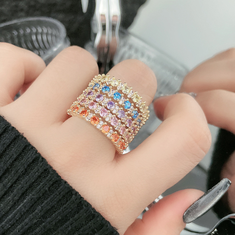A simple and fashionable, light luxury color diamond open-top ring with a touch of sophistication and sophistication for women. It features a sweet and cool slightly set design Specification drawing