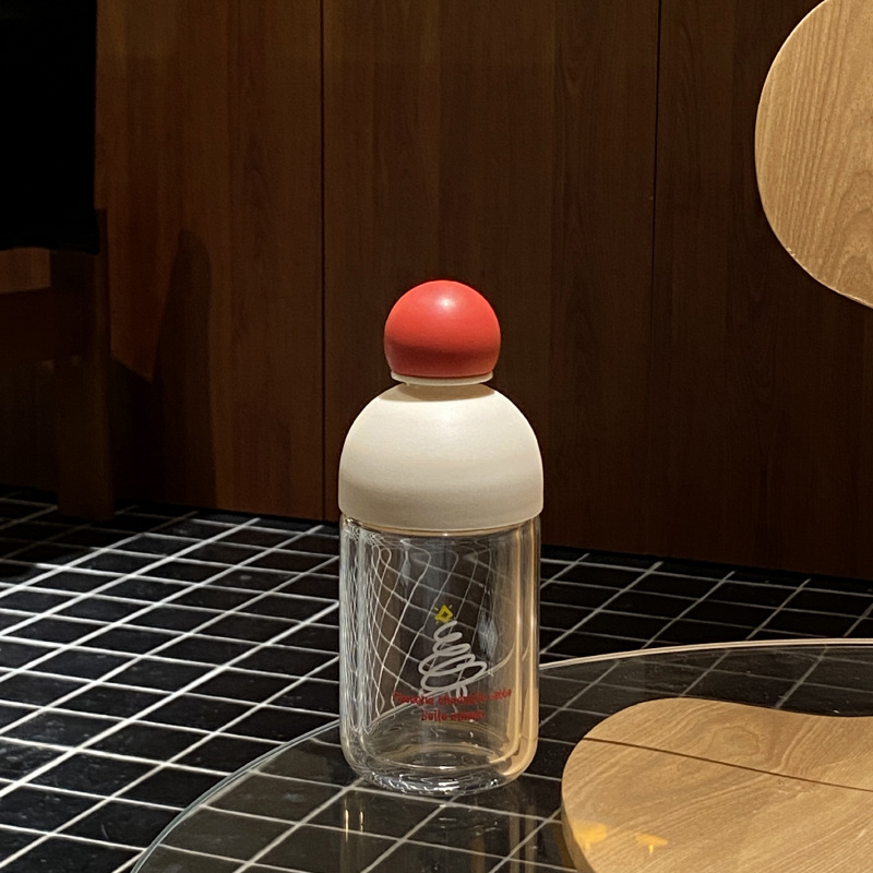 Cute red nose double-layered glass, New Year Christmas tree, large-capacity water cup, high-temperature resistant sealed portable cup Application Scenario