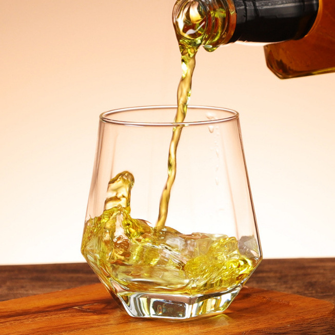 Hexagonal glass cup for dining room, simple home living room drinking cup, and creative internet-famous beer mug full figure