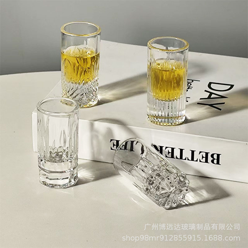 Engraved diamond-shaped cups, mini wine cups, whisky wine glasses, glass white spirit cups, bullet cups, spirits cups, one-sipped cups Specification drawing