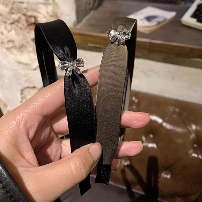 Satin high-end rhinestone bow hairband, women's headband, simple hair clip for washing face, Korean headwear and accessories from 2025 full figure