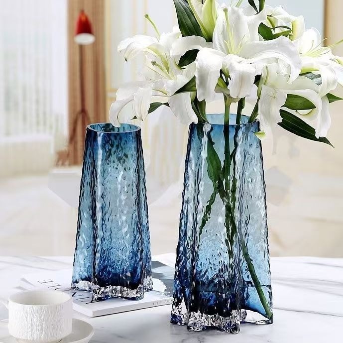 High-end, light luxury and creative glass vase, water-grown fresh flowers for the living room entrance, high-end home vase art display Application Scenario