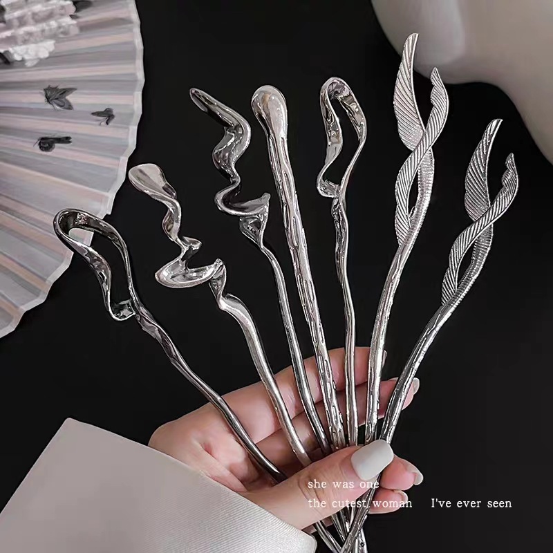 New Chinese-style simple modern metal hairpins, cold style, high-end feel, Hanfu coil hairpins, ancient-style hairpins and hair accessories full figure