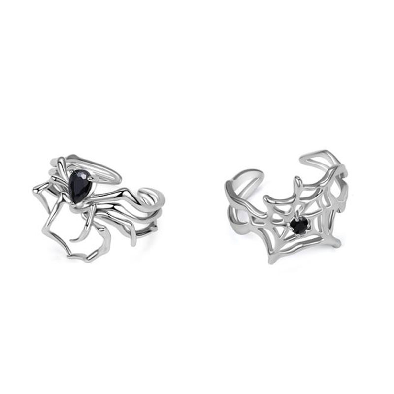 The niche design Spider Shadow series black stone spider web open ring is a trendy, cool, individualistic and high-end neutral index finger ring for women Item Picture