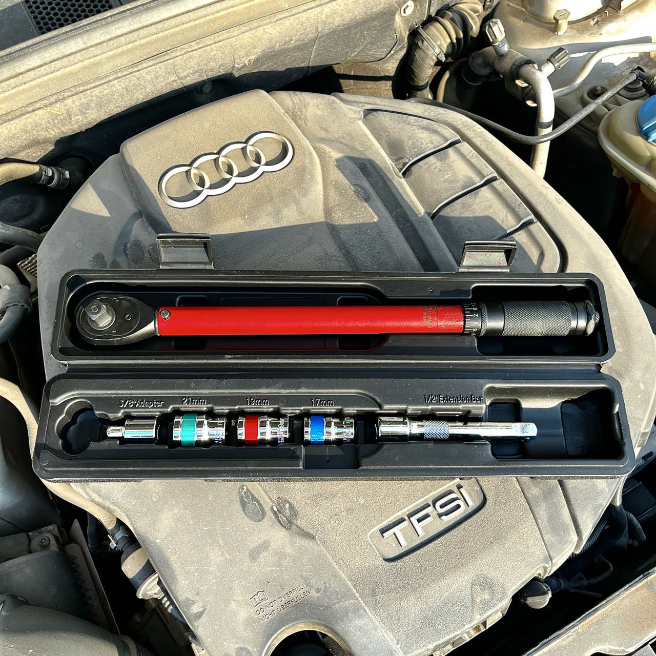 6-piece set of round tube torque wrench, 72-tooth torque wrench, 1/2" 20-230N.m spark plug torque wrench Application Scenario
