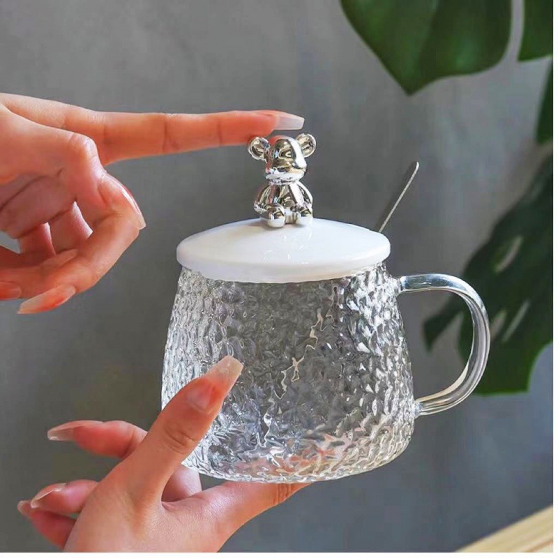 Little bear hammer-patterned glass water cup, simple and ins, high appearance level, with handle and lid, office home coffee cup mug full figure