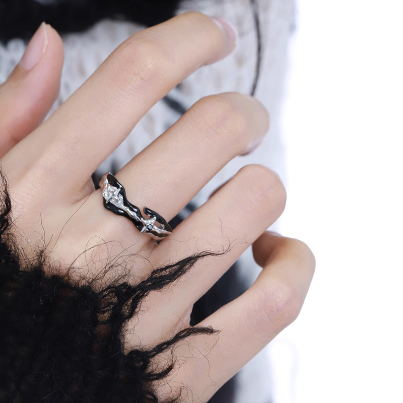 Retro and unique dark style irregular pleated star-opening ring for women, a high-end and niche couple ring Specification drawing