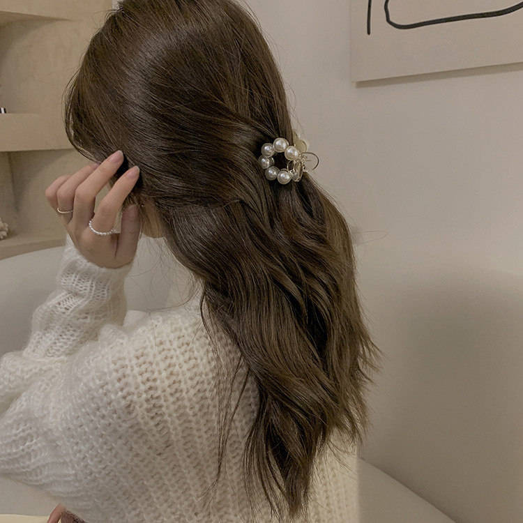 Korean small-sized pearl hair clips for women's summer exquisite back of the head, half-tied hair clips, high ponytail shark clip headwear full figure