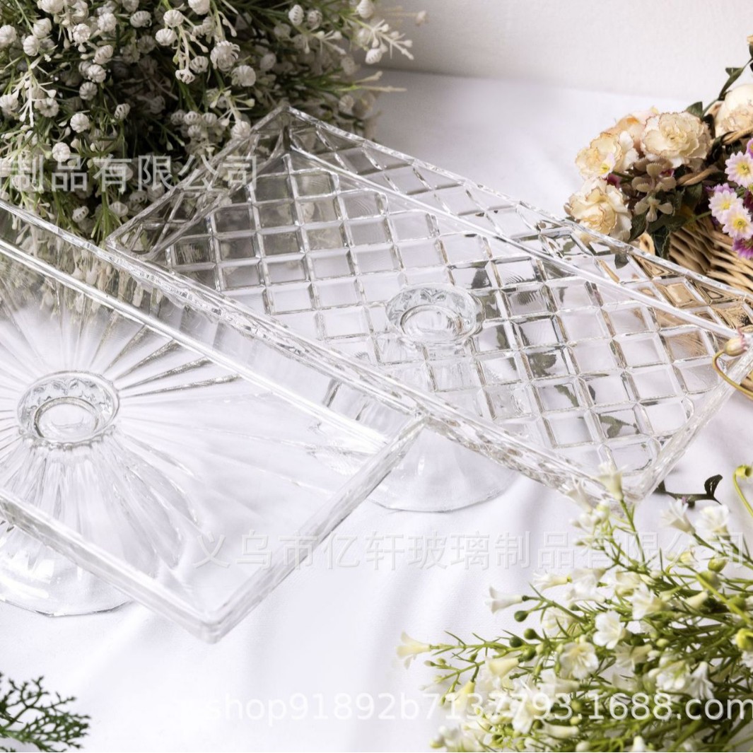 Factory wholesale of embossed glass cake plates, high-legged fruit and pastry trays, Western pastry plates, living room candy and dried fruit plates details Picture
