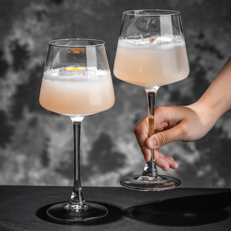 Creative square crystal red wine glass, high appearance level, high-end light luxury glass tall glass, hotel commercial wine glass details Picture