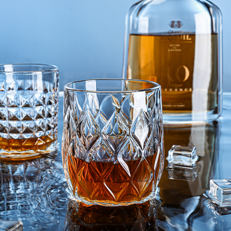Carved whisky glasses, beer glasses, high-end foreign wine glasses, European classical high-end glass glasses, household glass glasses Application Scenario