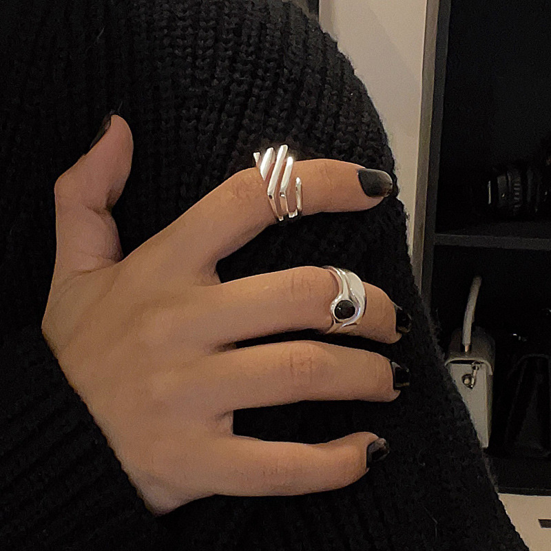 A minimalist double-layer irregular high-end open ring with a cold female style and an inS-style personalized food ring full figure