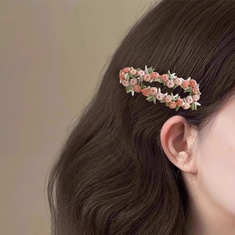 High-end pink flower hairpin for women, 2025 new style sweet heart-shaped BB clip, side bangs hairpin headwear details Picture