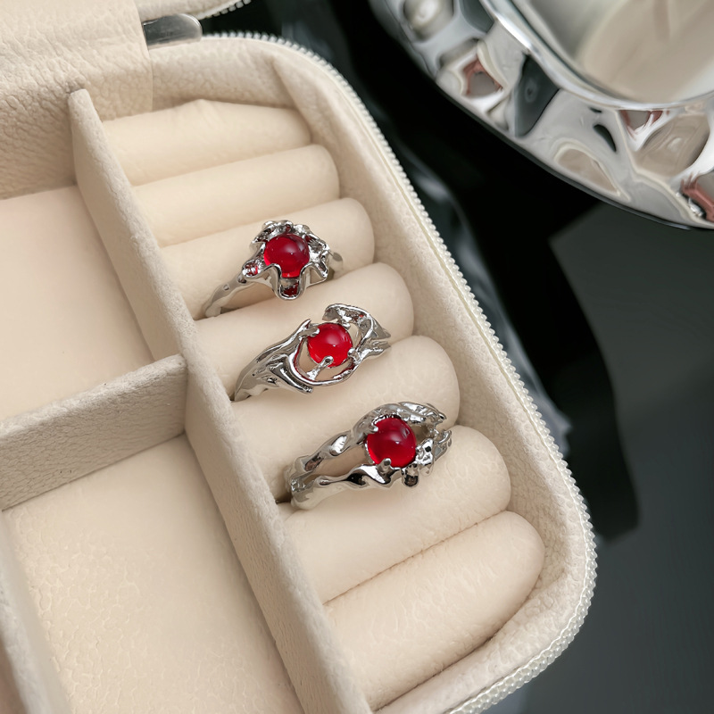 Dark style redstone open ring, women's texture pleated, fashionable, individual and niche design, European and American punk couple rings Specification drawing