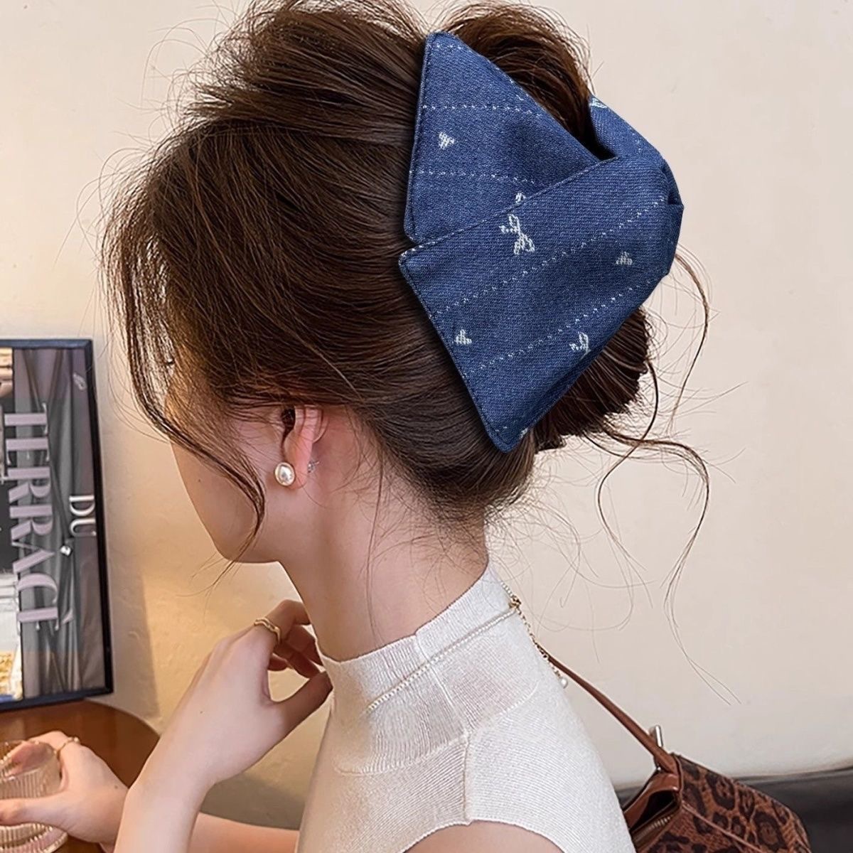 Embroidered denim triangular Hepburn hairpin for women, 2025 new high-end style hairpin at the back of the head, updo shark headpiece Application Scenario
