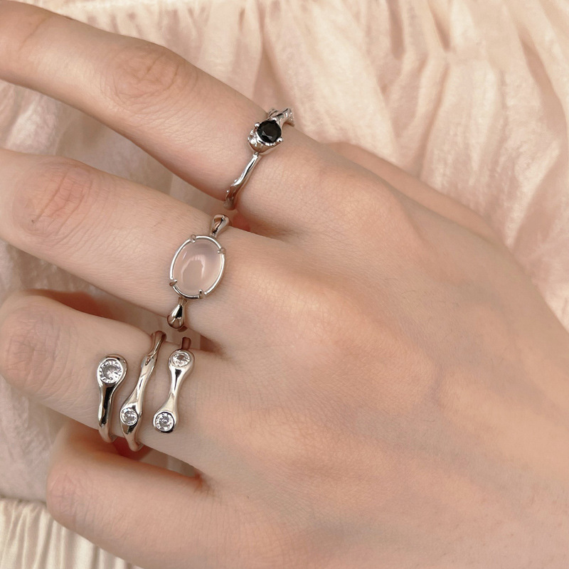 A sweet and cool, high-end geometric zircon open ring for women on Instagram, with a cold style, layered and personalized, fashionable and versatile index finger ring Specification drawing